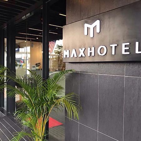 Max Hotel Subang Jaya Exterior foto